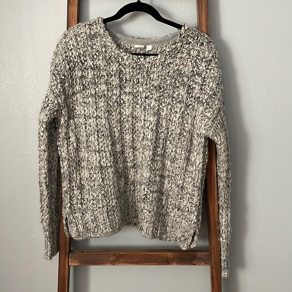 GAP light grey marled chunky crew neck sweater